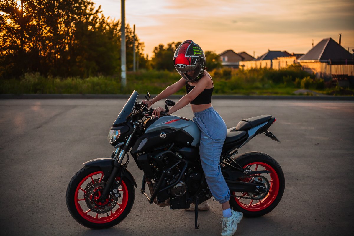 Yamaha MT-07 2019 ABS в аренду в Самаре — naked с красными дисками, прокат от 7 500 ₽/сутки при аренде на 2 суток